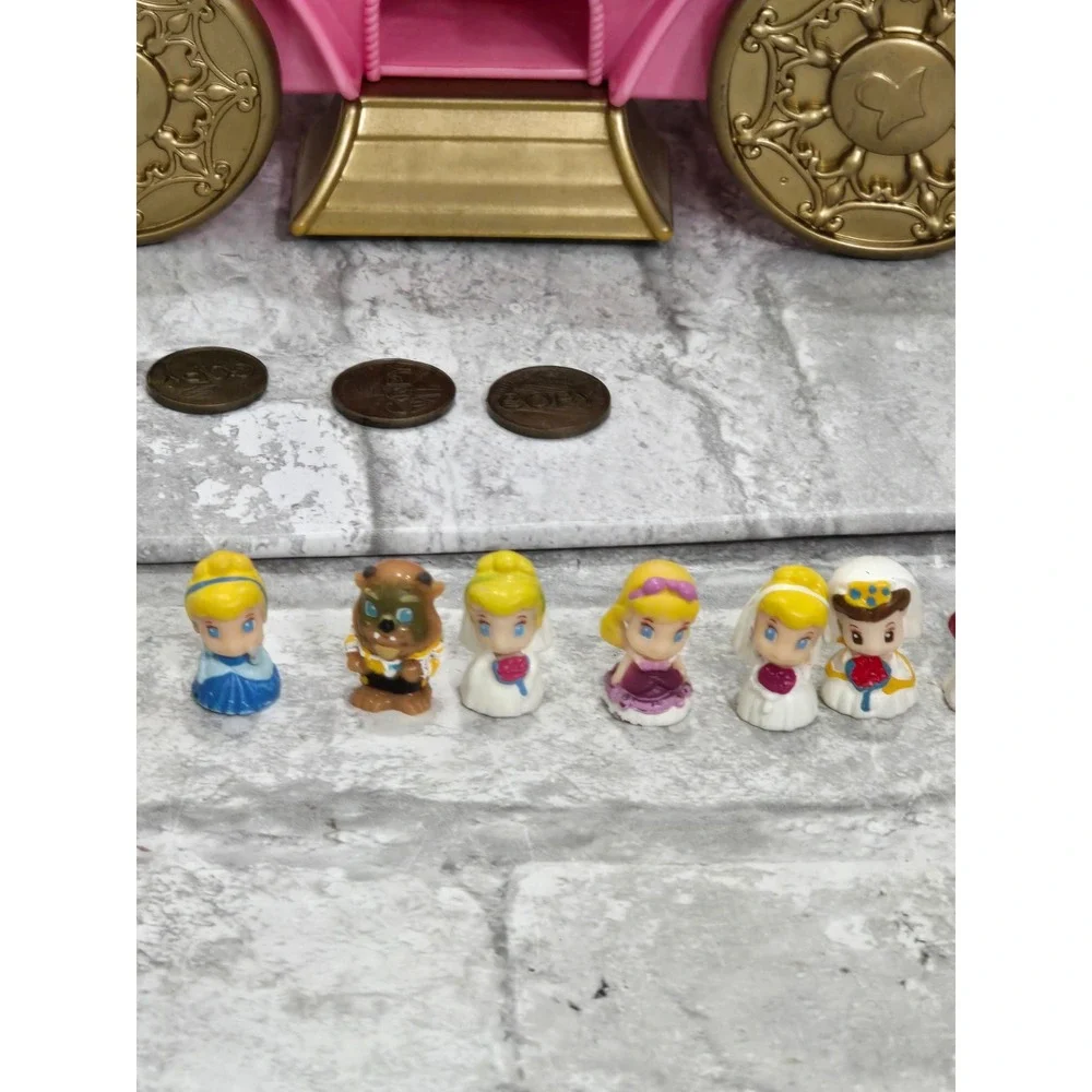 Squinkies Disney Celebration Princess Coach Dispenser 13 Figures 3 coins